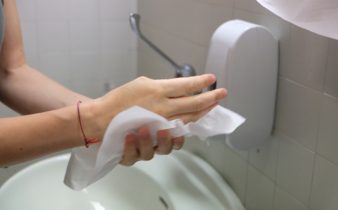 Comment éviter virus et bactéries avec la meilleure méthode de séchage des mains ?