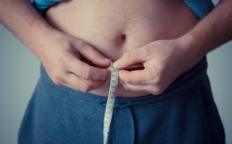 La graisse du ventre et ses effets néfastes sur la santé.