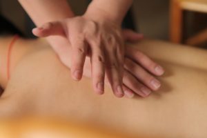 Le massage chinois à domicile à Suresnes
