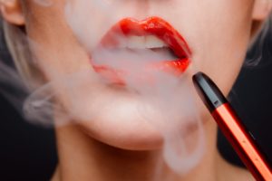 Cigarette électronique : aide-t-elle vraiment à arrêter de fumer ?