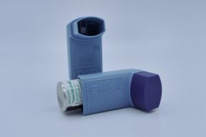 Asthme induit par les allergies : comment le traiter ?