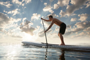 Stand-up paddle : une activité nautique en plein essor.