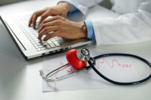 Symptômes qui doivent vous pousser à consulter un cardiologue à Fès