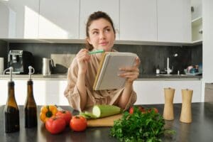 Alimentation intuitive : Écouter son corps pour mieux manger.