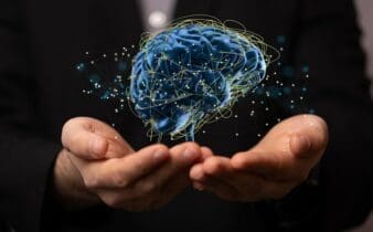 Conseils pour renforcer sa mémoire naturellement : Guide complet.