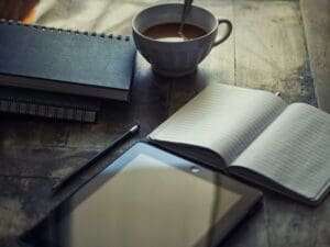 Lectures akashiques : messages des guides et mémoire de l’âme