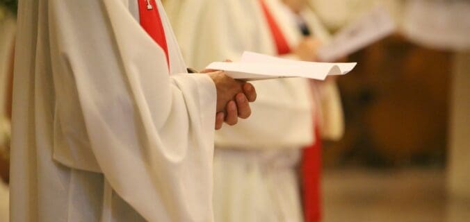 Vêtements liturgiques : tradition et design moderne