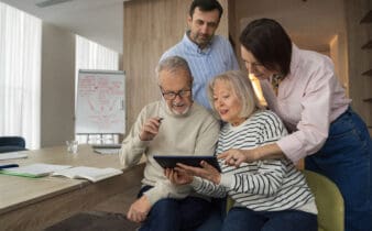 Assurances et mutuelles : bien choisir sa couverture santé senior