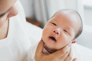 Le hoquet est-il dangereux ? Causes et risques réels.