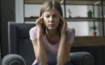 Pourquoi l'anxiété provoque des douleurs physiques ?