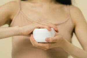 Produits cosmétiques de mauvaise qualité : quels risques ?