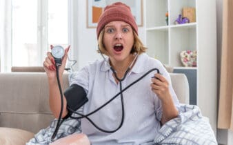 Stress et hypertension : symptômes, causes et risques