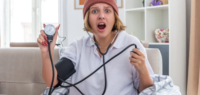 Stress et hypertension : symptômes, causes et risques